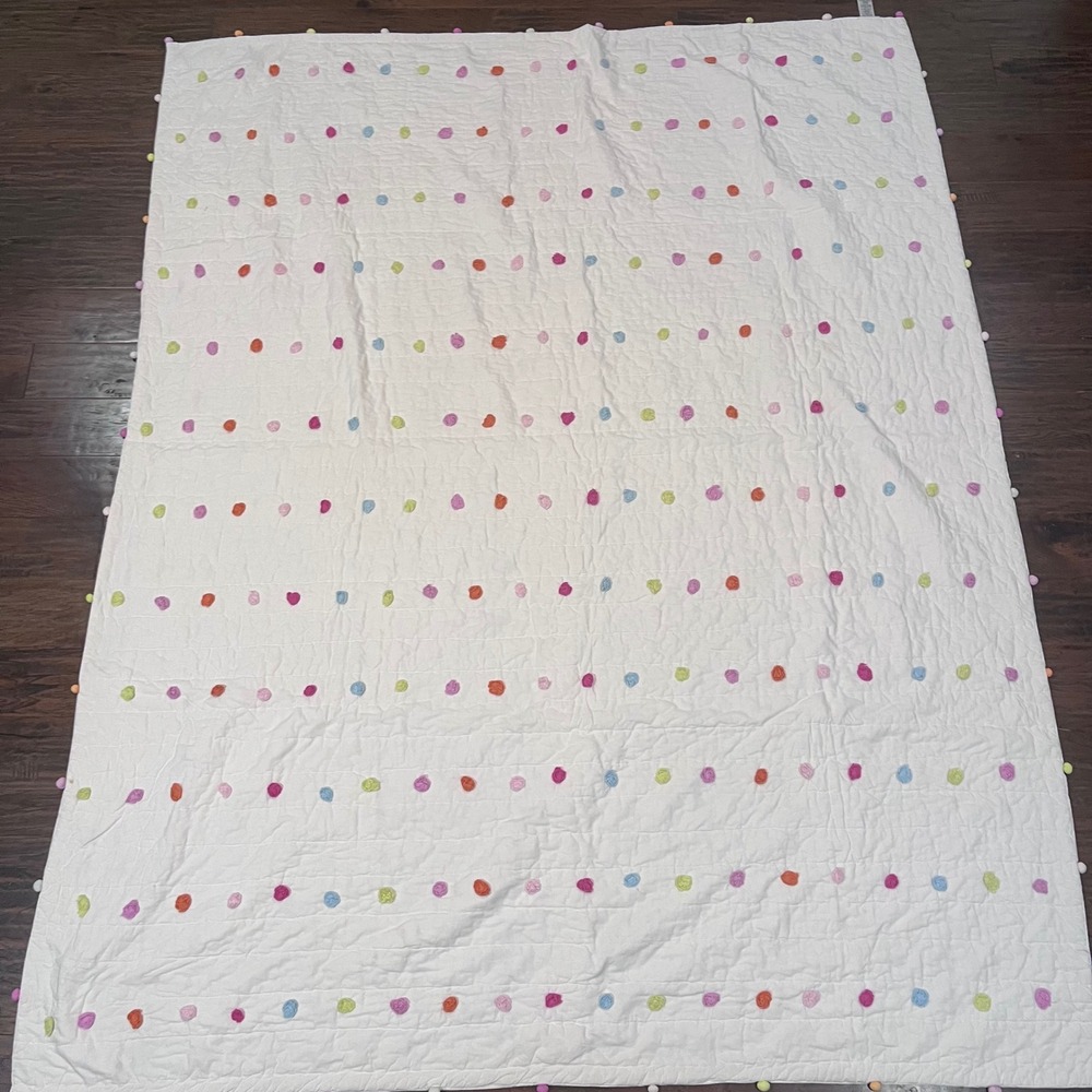 Pottery Barn Kids Twin Quilt White Multicolor Tufted Dot Pom Pom Trim 68x86